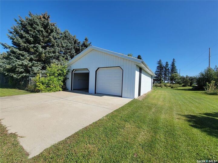 Property Photo:  200 & 202 Saskatchewan Avenue  SK S0K 4H0 