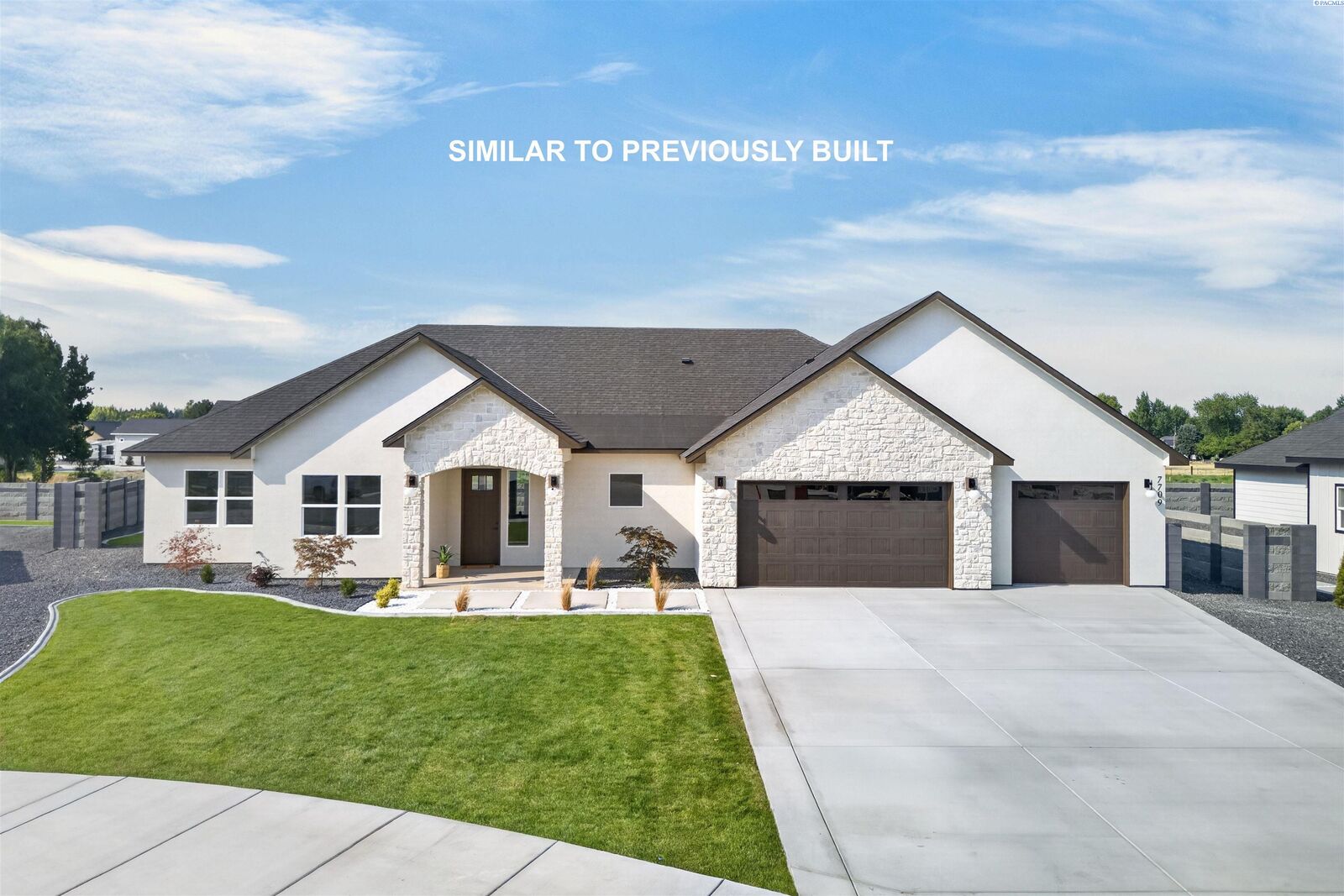 Property Photo:  7704 Allison Ct  WA 99301 