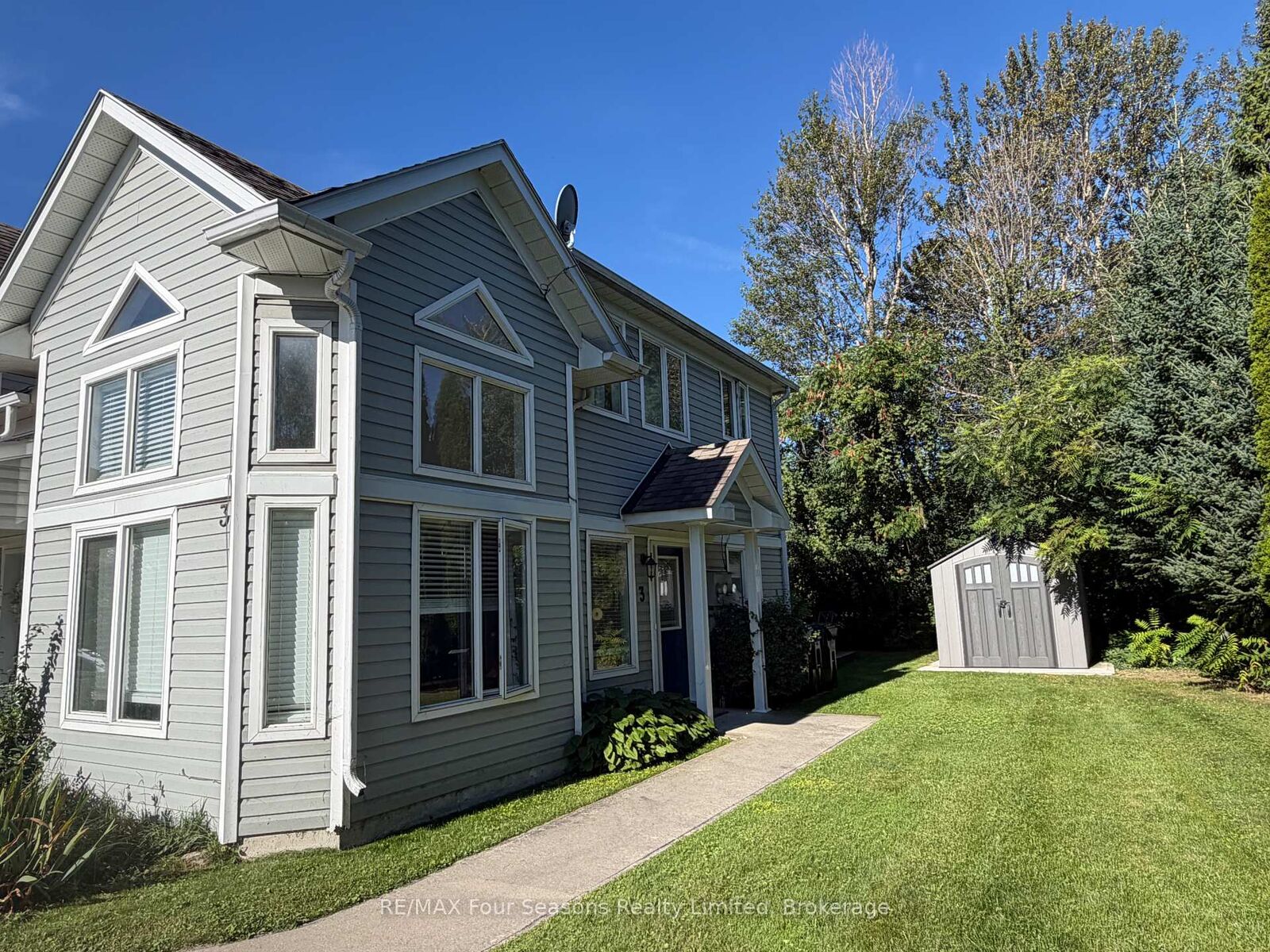 Property Photo:  295 Balsam Street 3  ON L9Y 5C1 