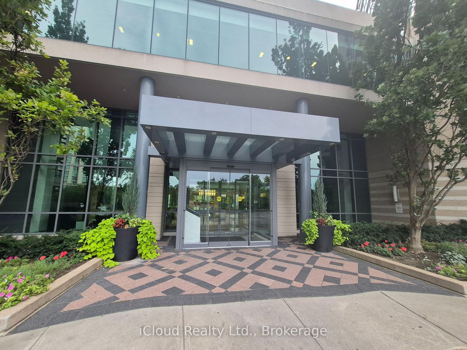 Property Photo:  235 Sherway Gardens N/A 302  ON M9C 0A2 