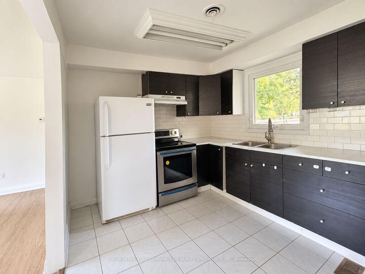 Property Photo:  11 Railway Street  ON L6A 1P6 