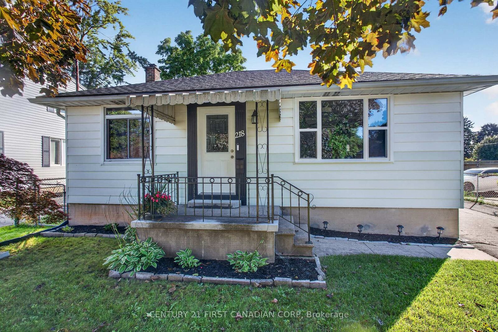 Property Photo:  218 Vancouver Street  ON N5W 4R8 