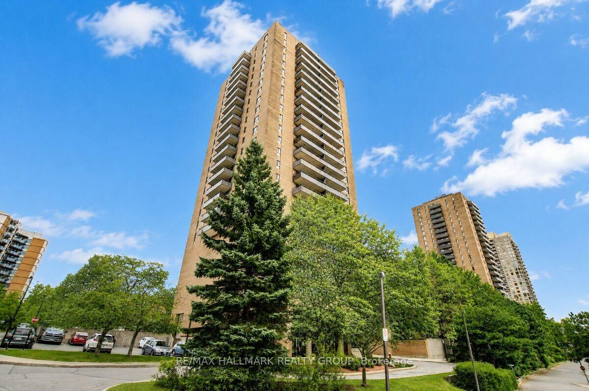 Property Photo:  505 St Laurent Boulevard 1804  ON K1K 3X4 