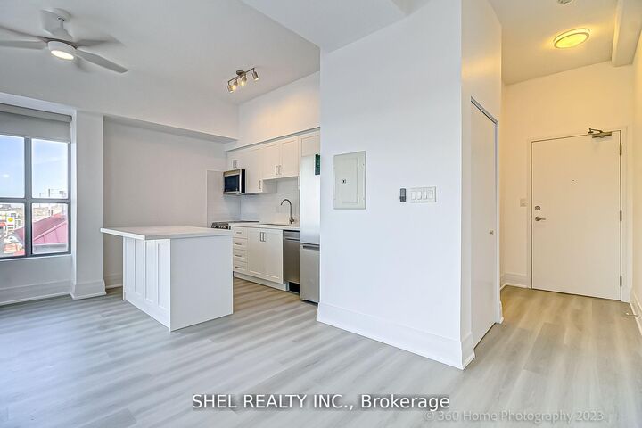 Property Photo:  2464 Weston Road W 321  ON M9N 2A2 