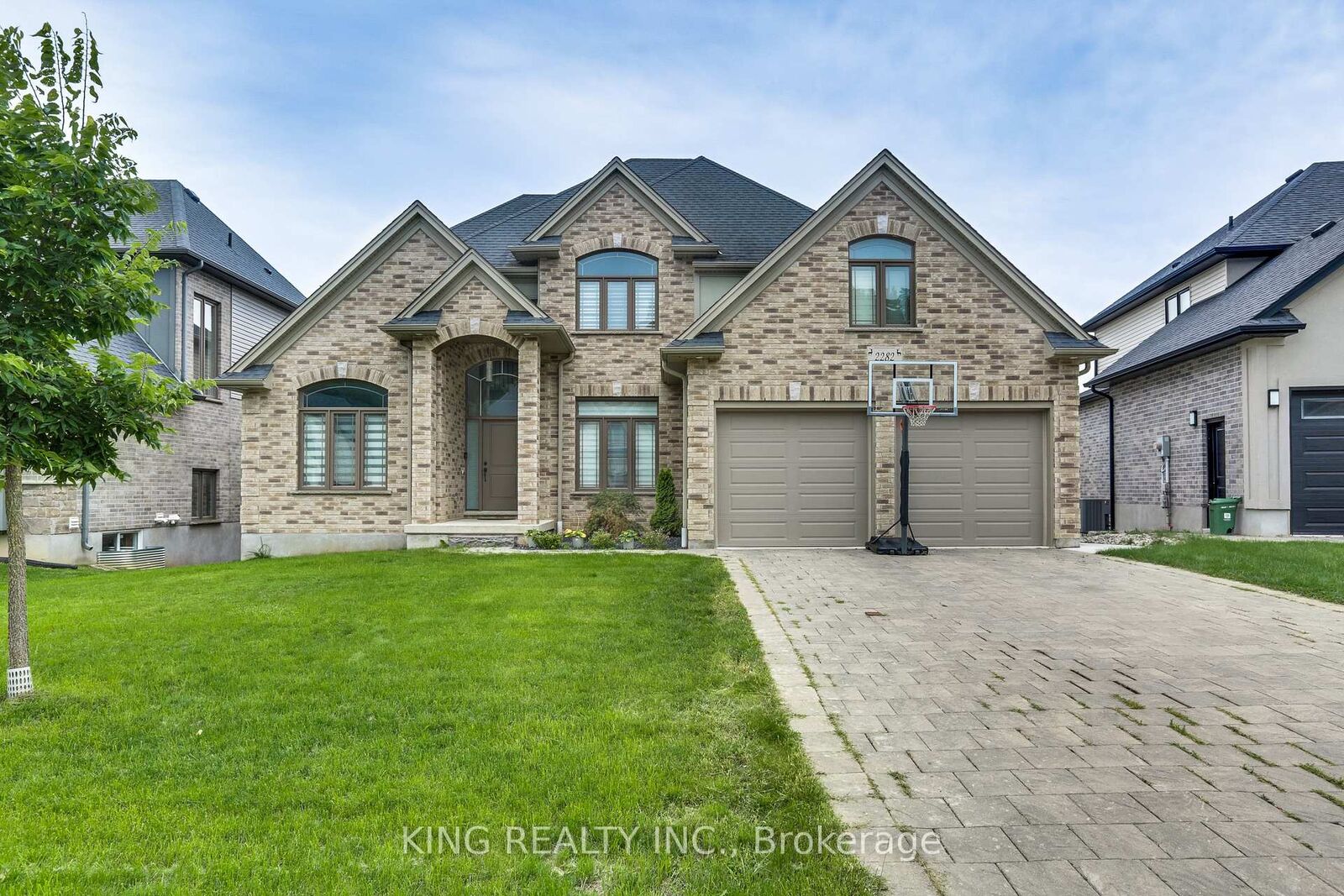 Property Photo:  2282 Dauncey Crescent N  ON N5X 0M2 