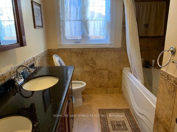 Property Photo:  38 Marcelline Crescent Room  2nd Floor  ON M2K 2V7 