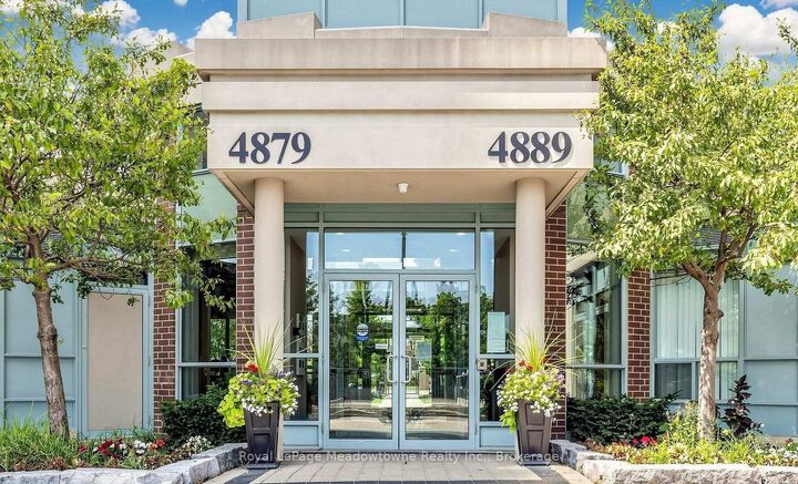 Property Photo:  4879 Kimbermount Avenue 301  ON L5M 7R8 