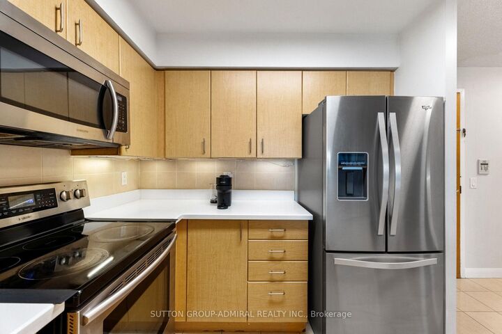 Property Photo:  4968 Yonge Street 3505  ON M2N 7G9 