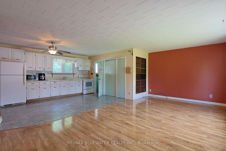 Property Photo:  194 West Park Drive  ON N0M 2K0 
