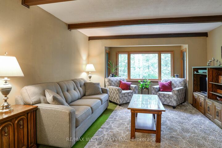 Property Photo: 52 Robert Road W ON P1H 2J4