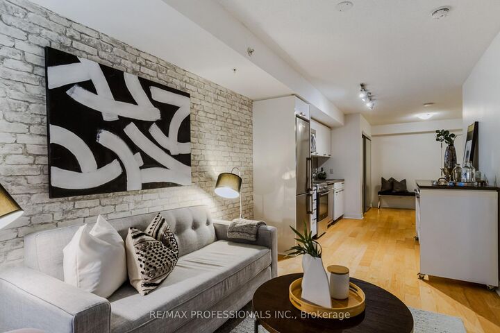 Property Photo:  295 Adelaide Street W 522  ON M5V 0L4 