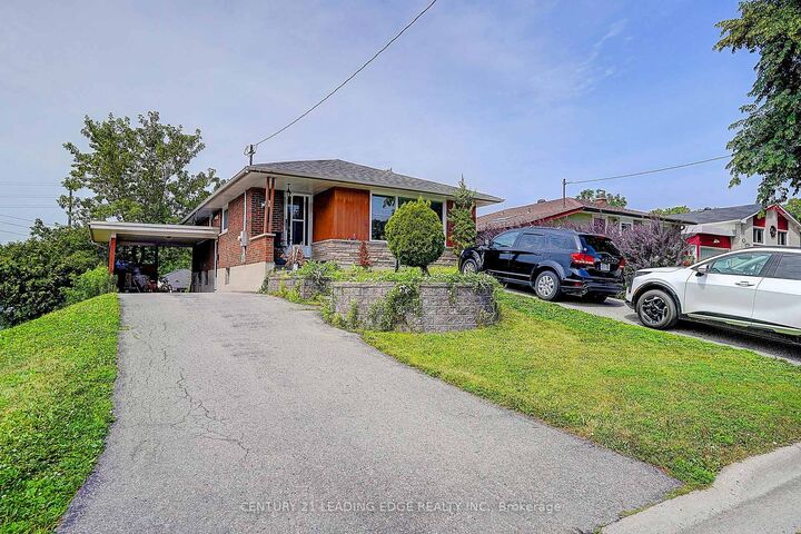 Property Photo:  284 Dover Street  ON L1G 6G6 
