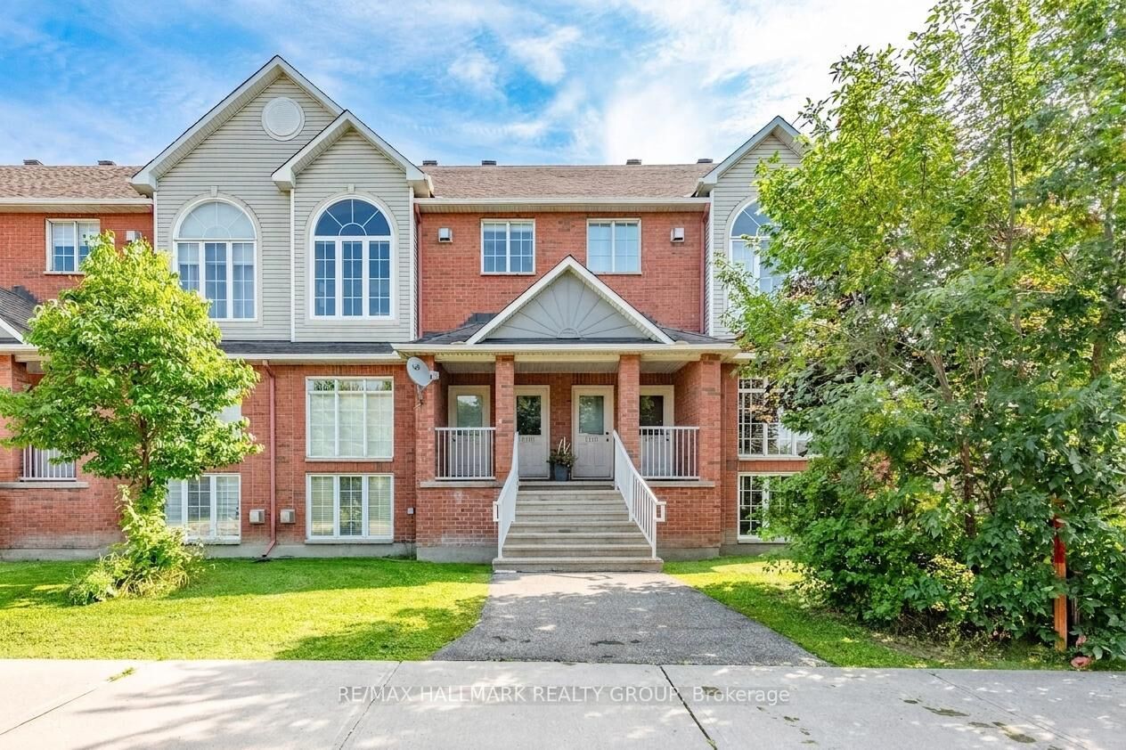 Property Photo:  1715 Blohm Drive  ON K1G 6N6 