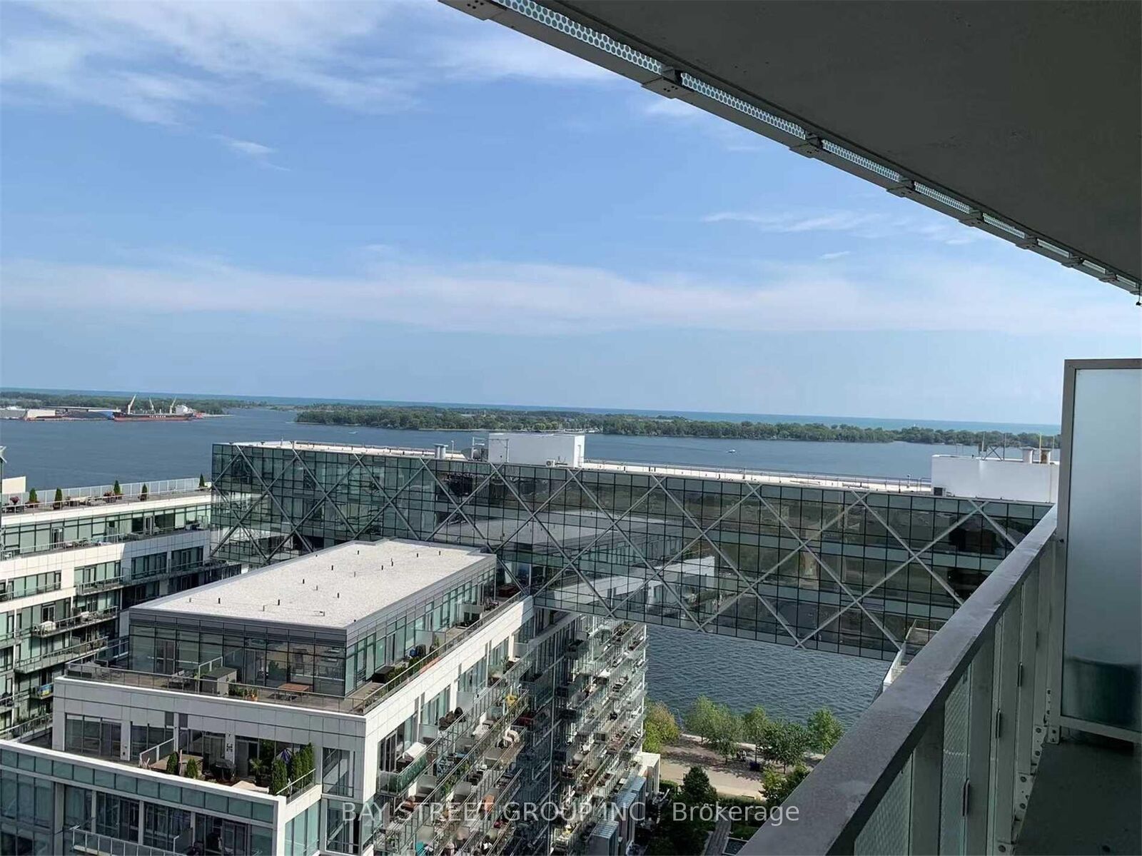 Property Photo:  15 Queens Quay E 1810  ON M5E 0C5 