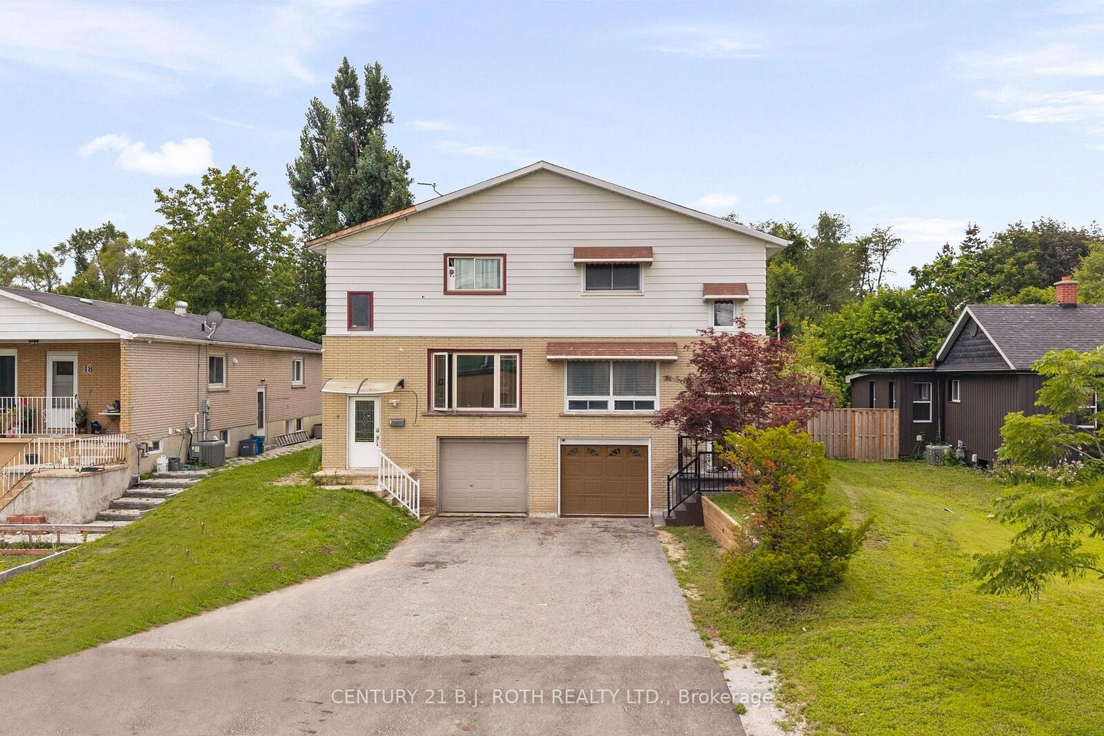 Property Photo:  14 Innisfil Street  ON L4N 3C9 