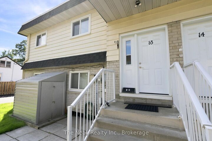Property Photo:  540 Mary Street E 1-3  ON L1N 2R1 