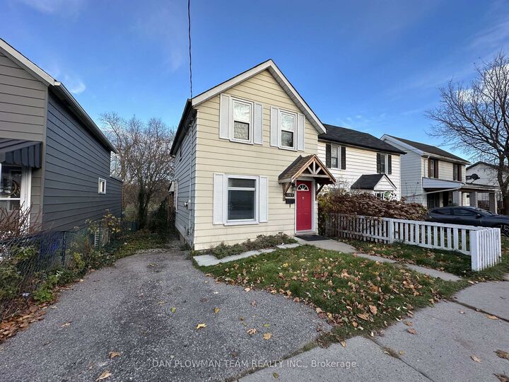 Property Photo:  167 Nassau Street  ON L1J 4A6 