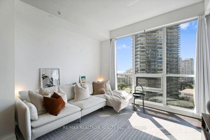 Property Photo:  2212 Lakeshore Boulevard W 1905  ON M8V 0C2 