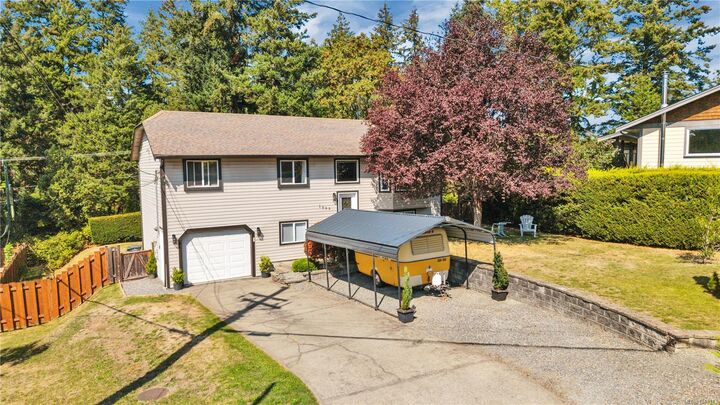 Property Photo: 1909 Chaparral Dr BC V9L 5M5
