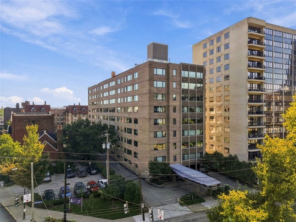 Property Photo:  154 N Bellefield Avenue 42  PA 15213 