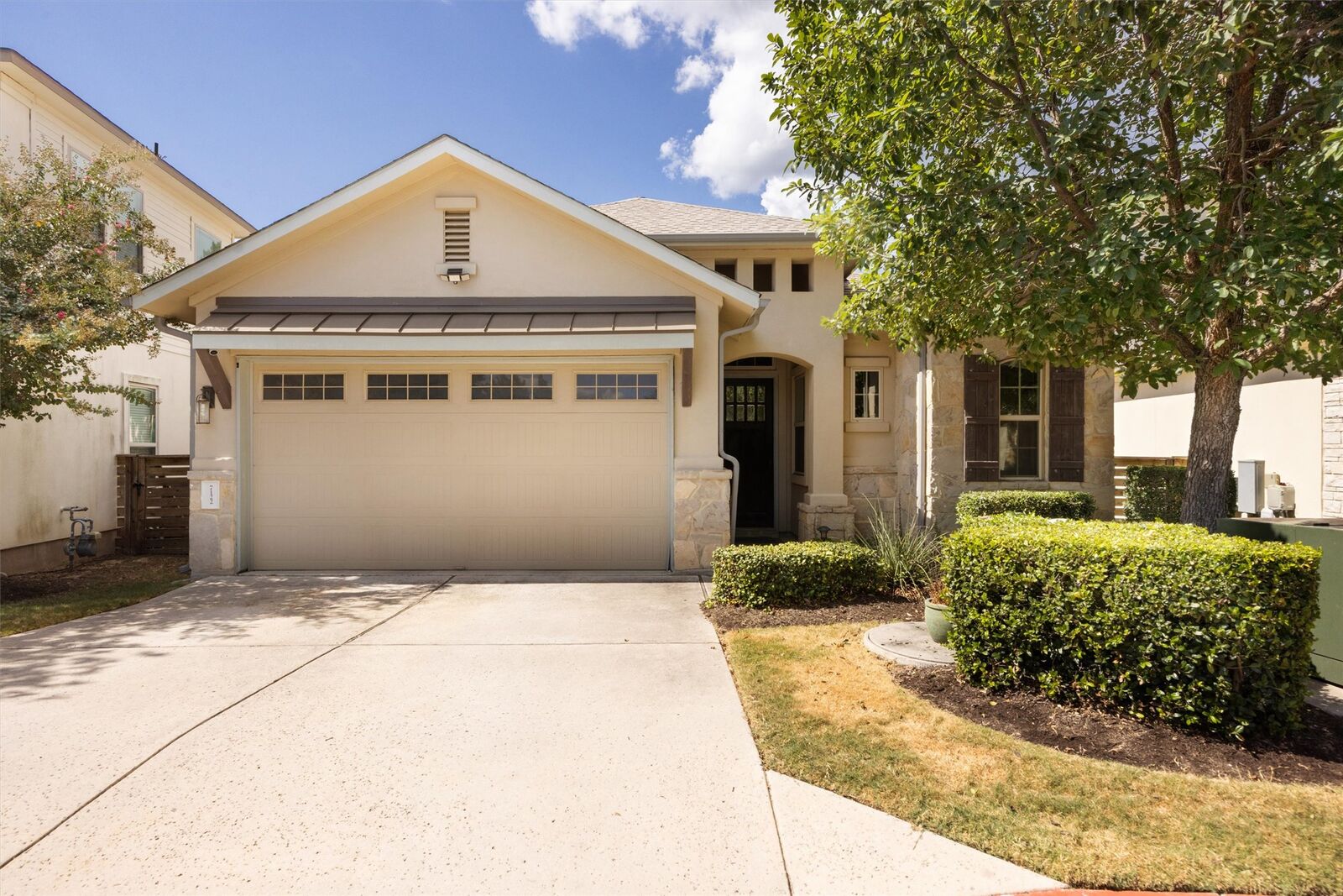 Property Photo: 7122 Cut Plains Trail 17 TX 78726