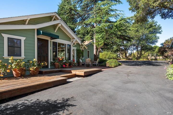 Property Photo:  690 Palm Avenue  CA 94951 