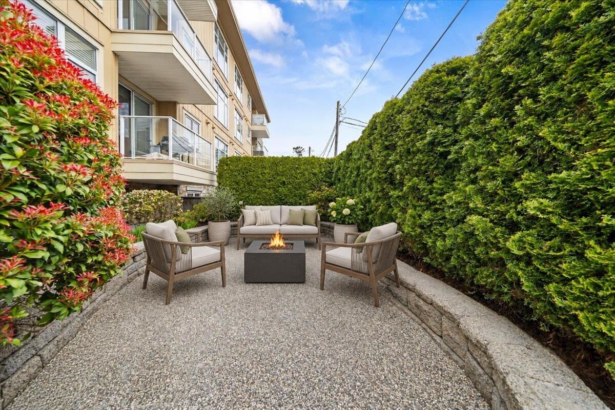 Property Photo:  15164 Prospect Avenue 102  BC V4B 3B9 