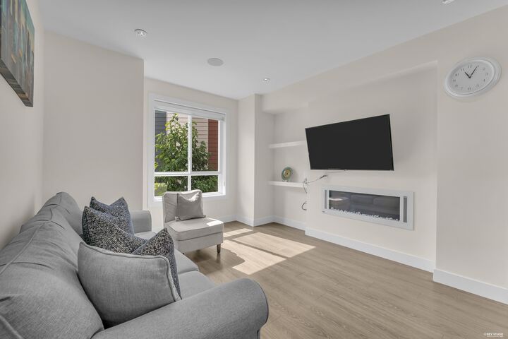 Property Photo:  1670 160 Street 44  BC V4A 0C6 