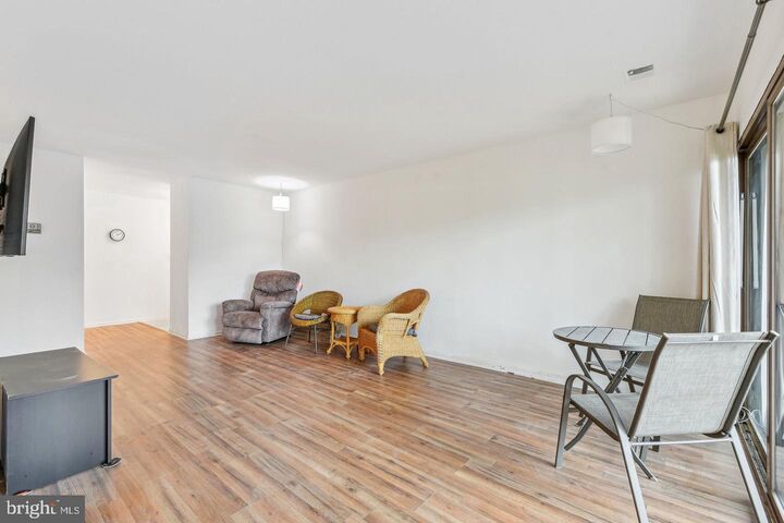 Property Photo: 9715 Kings Crown Court 002 VA 22031
