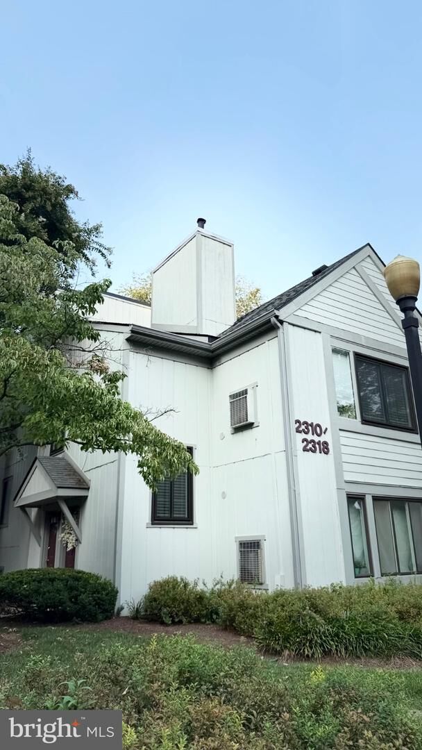 Property Photo:  2318 Hunters Run Drive 2318  VA 20191 