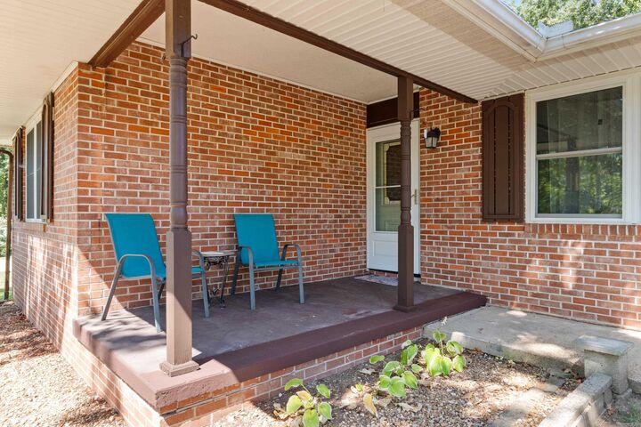 Property Photo:  1801 Gregg Road  AR 72653 