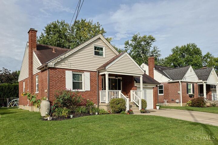 Property Photo: 3861 Meadowlark Lane OH 45227