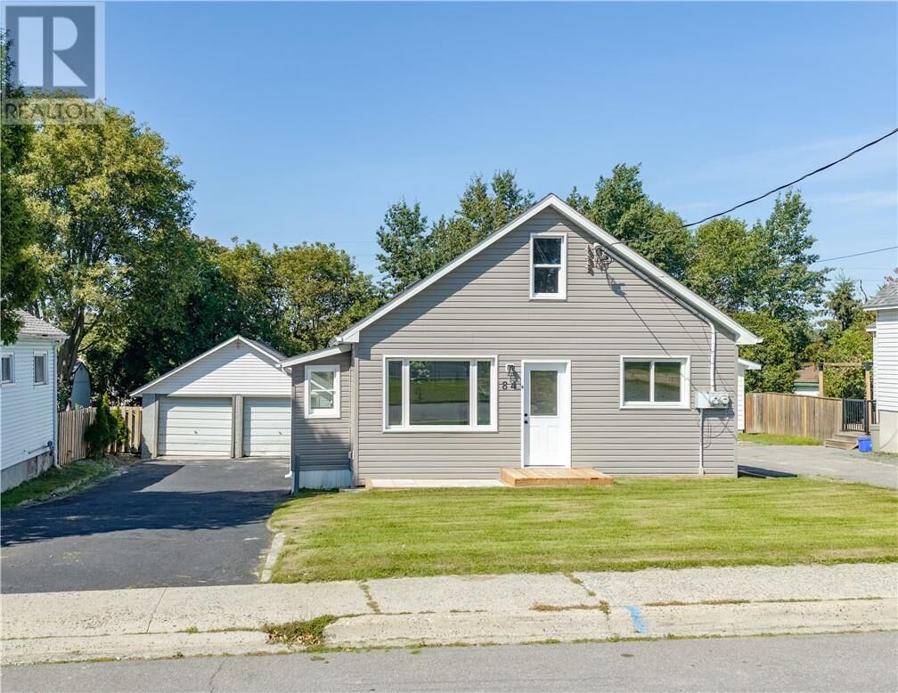 Property Photo:  84 Catherine Drive  ON P3L 1H3 