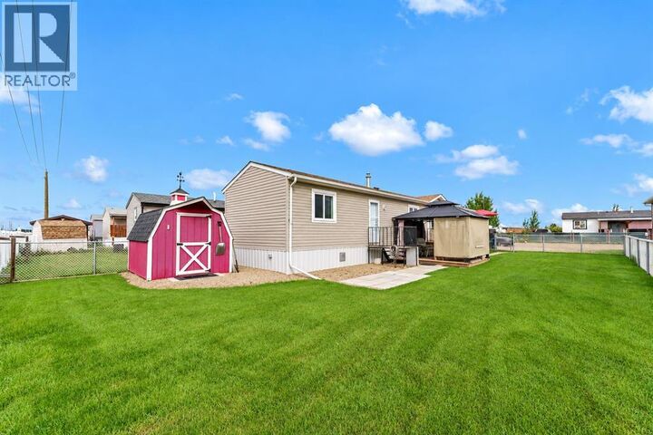 Property Photo:  349 Railway Avenue  AB T0J 0Z0 