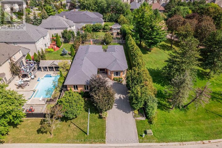 Property Photo:  83 Burndean Court  ON L4C 9W5 