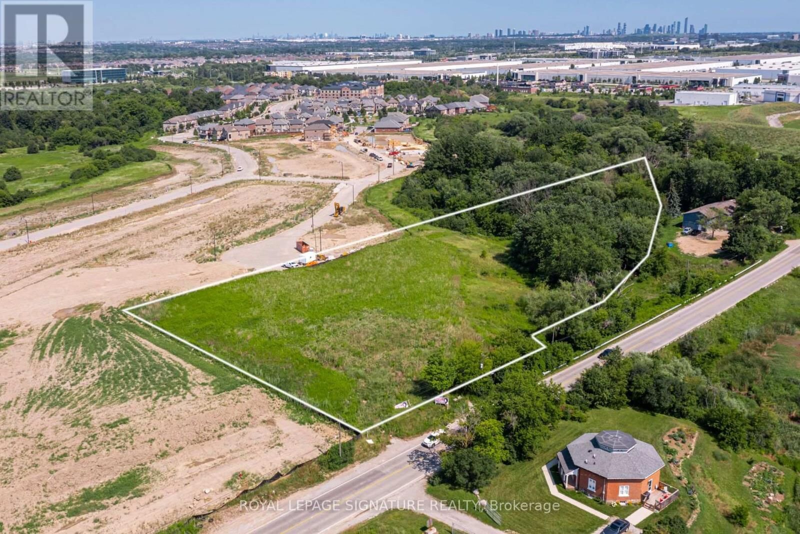 Property Photo:  8273 Heritage Road  ON L6Y 0E3 