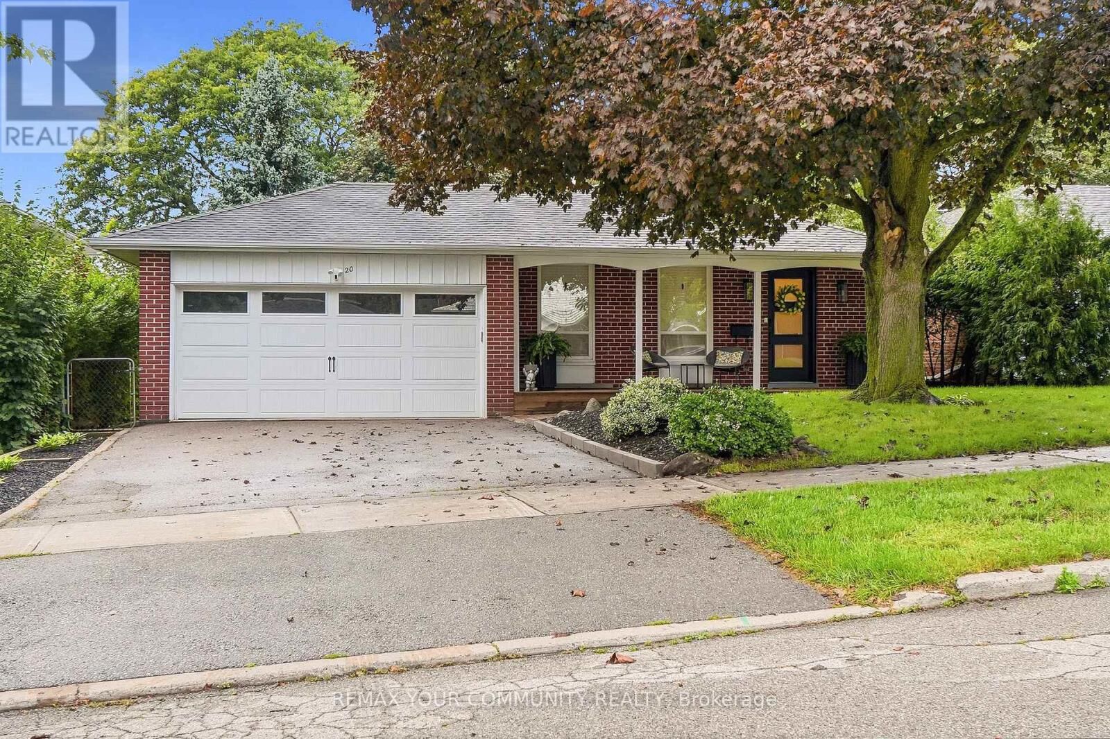 Property Photo:  20 Ringwood Crescent  ON M2J 1C9 