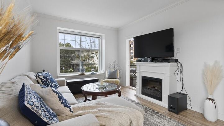 Property Photo:  17712 57A Avenue 213  BC V3S 1J1 