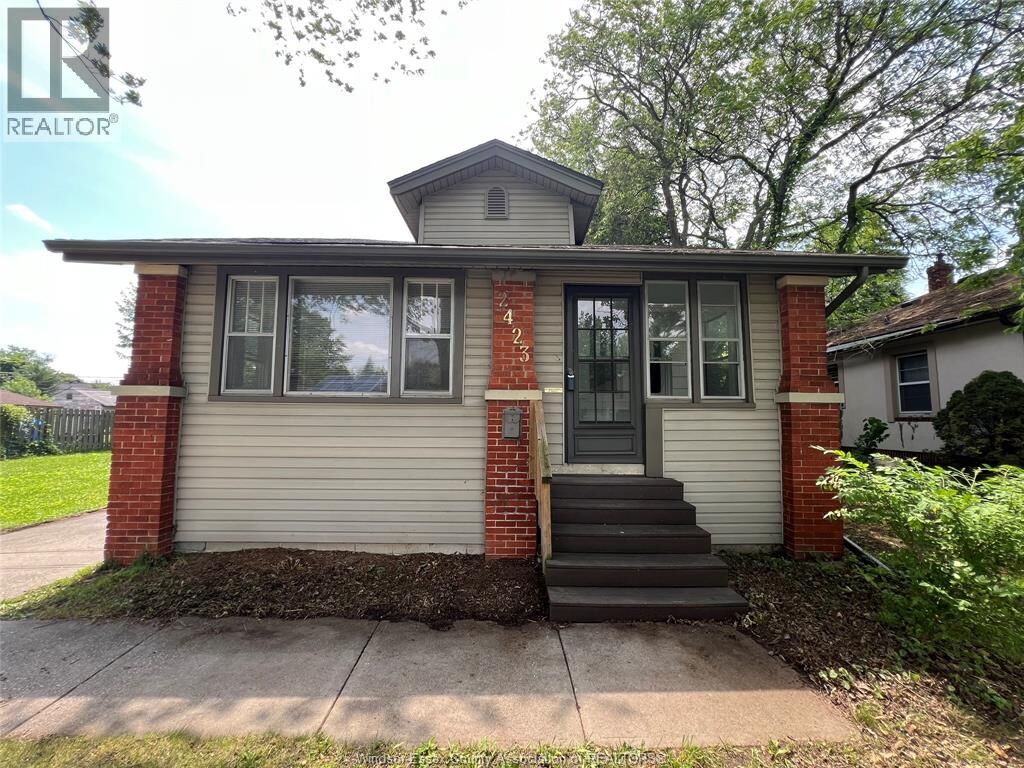 Property Photo:  2423 Princess Avenue  ON N8T 1V2 