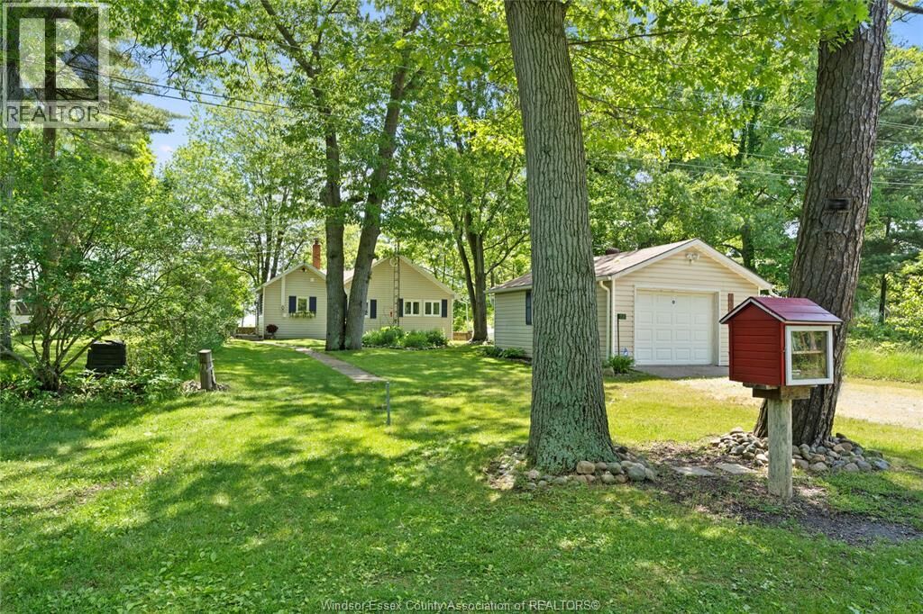 Property Photo:  17520 Lakeshore Road  ON N0P 1X0 