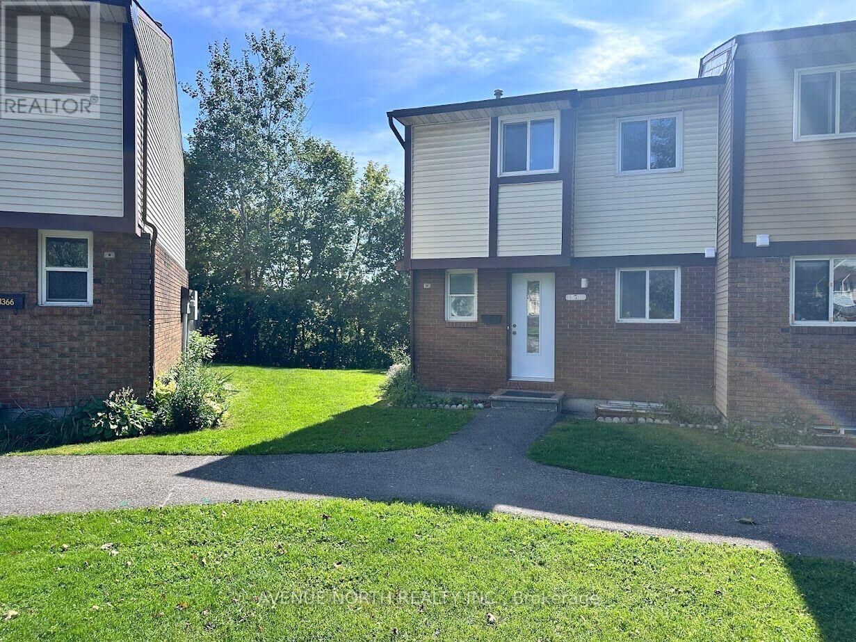 Property Photo:  1370 Foxwell Street 7  ON K1B 5J2 