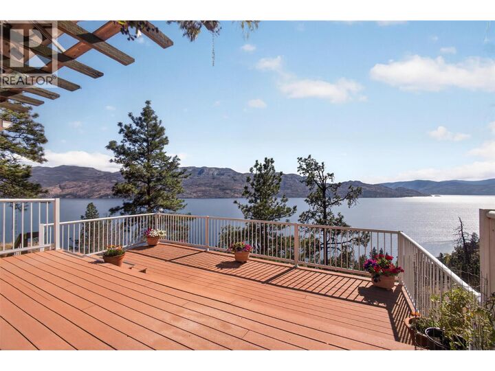 Property Photo: 3040 Seclusion Bay Road BC V4T 1W5