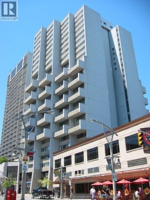Property Photo:  380 Pelissier Street 1805  ON N9A 6V7 