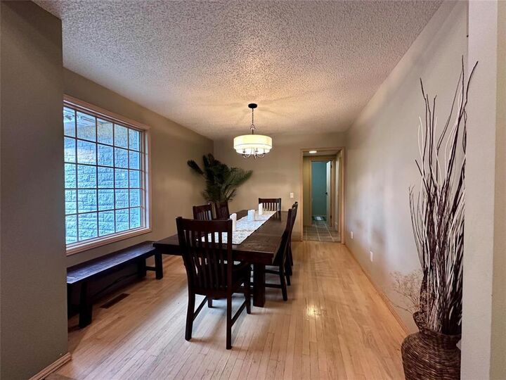 Property Photo:  5 Fishman Place  MB R9A 1K2 