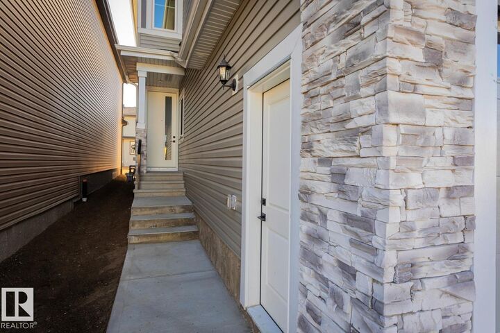Property Photo: 3601 42 Avenue AB T4X 3G4