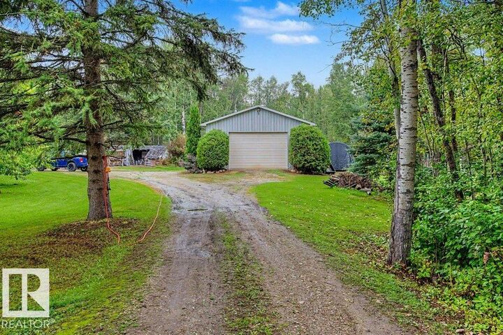 Property Photo:  53223 Rge Road 34 12  AB T0E 0N0 