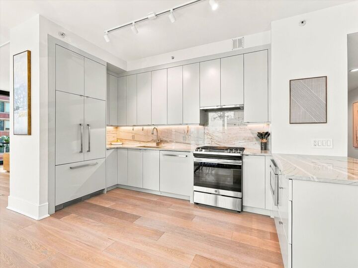 Property Photo: 389 Washington St 8E NJ 07302
