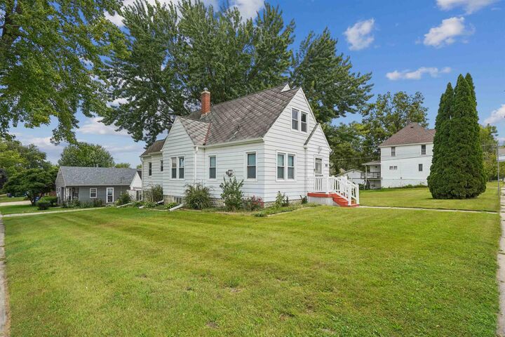 Property Photo:  501/507 E Charles St  IA 50662 