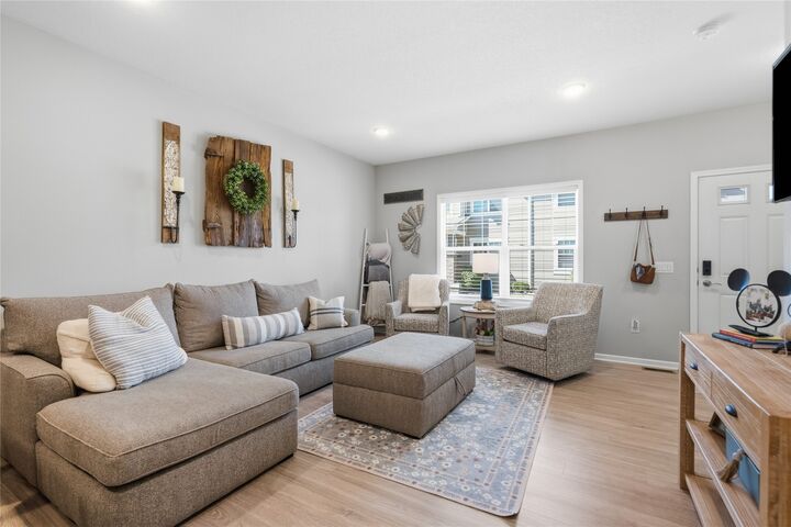 Property Photo:  1306 SW Campus Lane  IA 50023 