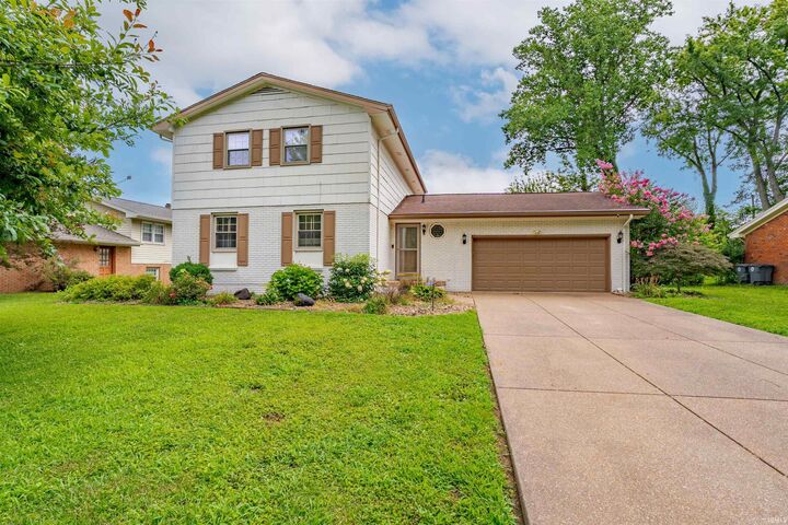 Property Photo:  208 Camden Court  IN 47715 